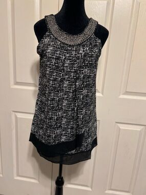 Embellished Neckline Black & White Sleeveless Camisole